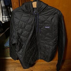 Patagonia Men's Black Quilted Puffer Jacket
